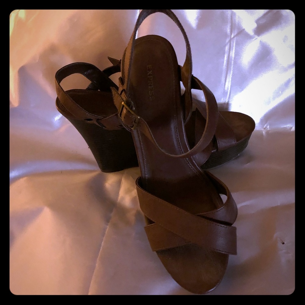 Size 9? Platforms.